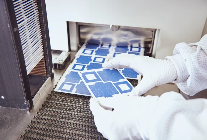 Close-up of a hybrid solution, thick film