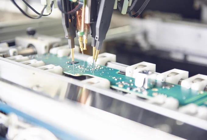 Close-up of a flying probe test at the Cicor site in Bronschhofen