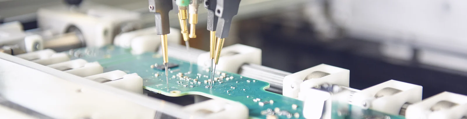Close-up of a flying probe test at the Cicor site in Bronschhofen