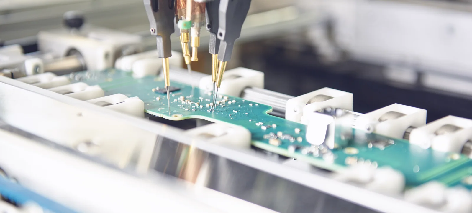 Close-up of a flying probe test at the Cicor site in Bronschhofen