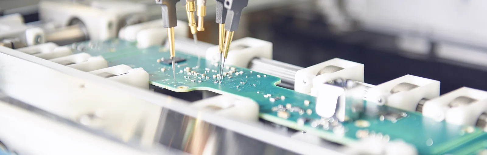 Close-up of a flying probe test at the Cicor site in Bronschhofen